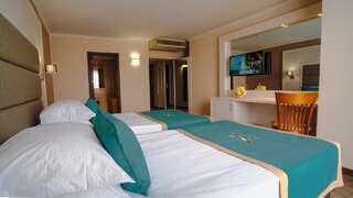 Отель Havana Hotel Casino & SPA - All Inclusive Золотые Пески Двухместный номер с 1 кроватью или 2 отдельными кроватями, балконом и видом на парк (для 2 взрослых)-20